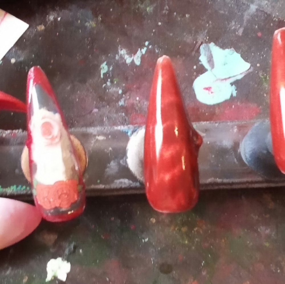 Press on nails